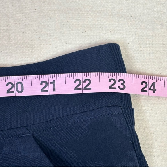 Athleta Brooklyn Ankle Camo Print Pant Plus Size 26 Navy Blue Camo 27.5” Inseam - Picture 13 of 16